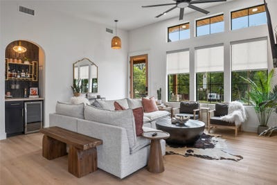 /international/us/118-bayside-circle-gainesville-tx-110108503387/