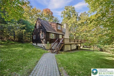 /international/us/7146-moss-drive-pocono-twp-pa-110120488567/