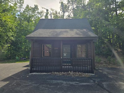 /international/us/2344-cabin-cove-gaylord-mi-110108539967/