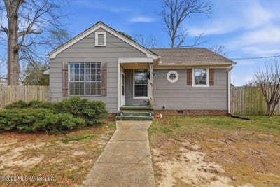 /international/us/611-n-east-street-mendenhall-ms-110106182232/