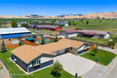 /international/us/100-102-taylor-creek-road-dubois-wy-110108937401/