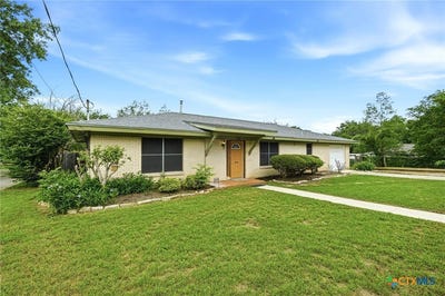 /international/us/208-n-cedar-street-buda-tx-110108982741/