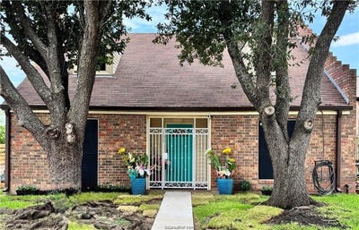 /international/us/900-westview-street-bryan-tx-110106490944/