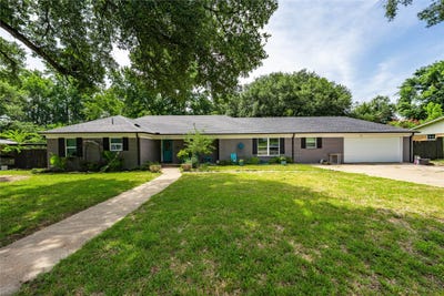 /international/us/603-mosley-drive-athens-tx-110107952725/