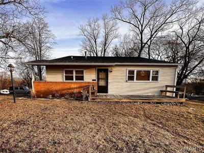 /international/us/1505-shelley-drive-vandalia-il-110098190958/