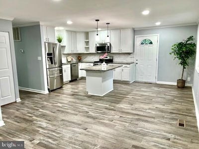 /international/us/406-w-maple-avenue-sterling-va-110101223663/?lang=it