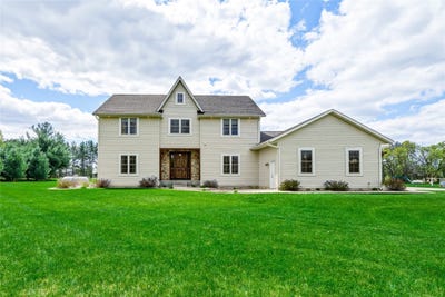 /international/us/11378-121st-street-chippewa-falls-wi-110107935156/