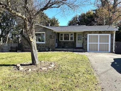 /international/us/301-clayton-avenue-vestal-ny-110120772567/