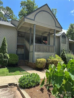 /international/us/1590-springpoint-road-rock-hill-sc-110100350664/