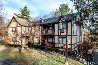 /international/us/28-rollingwood-drive-brookfield-ct-110106552854/