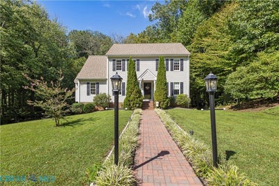 /international/us/8680-country-view-lane-prince-george-va-110110135315/