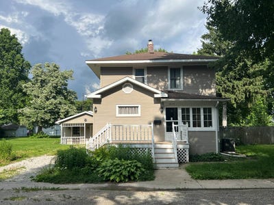/international/us/417-sumner-st-carlinville-il-110108470607/