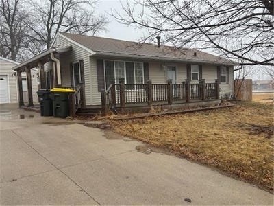 /international/us/348-14th-street-se-willmar-mn-110106276811/