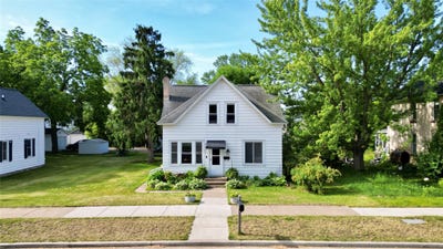 /international/us/617-mansfield-street-chippewa-falls-wi-110108537278/