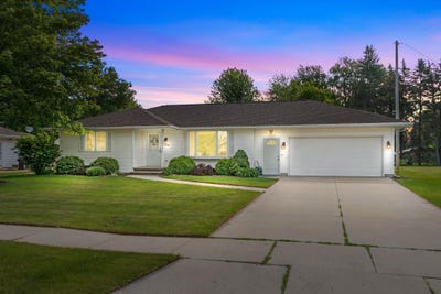 /international/us/3300-n-lawe-street-appleton-wi-110108535770/