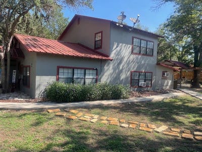 /international/us/407-n-nueces-st-camp-wood-tx-110106214414/