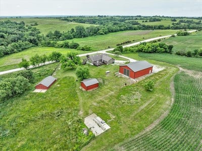 /international/us/15458-135th-street-grand-river-ia-110106453161/
