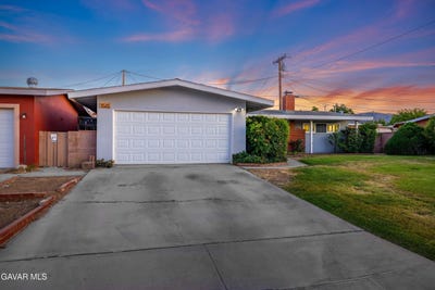 /international/us/1626-e-avenue-q11-palmdale-ca-110108293309/