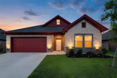/international/us/405-titus-drive-springtown-tx-110107197915/