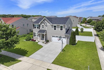 /international/us/11404-65th-st-kenosha-wi-110108171571/