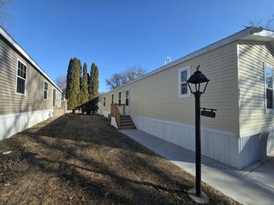 /international/us/447-warbler-lane-madison-wi-110106003586/