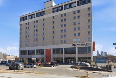 /international/us/105-n-31-avenue-omaha-ne-110105870700/