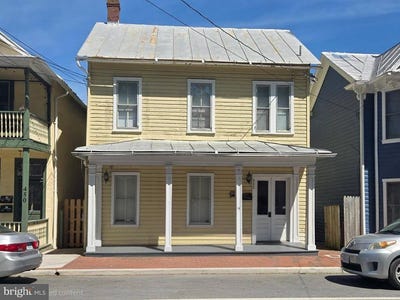 /international/us/448-loudoun-street-north-winchester-va-110108582740/