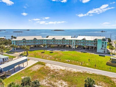 /international/us/502-main-st-horseshoe-beach-fl-110102946410/