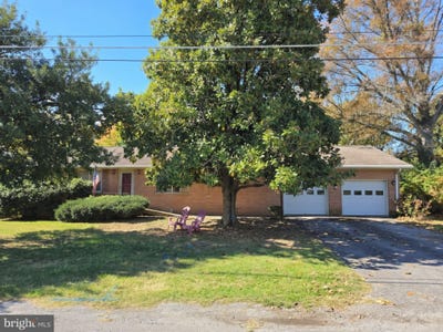 /international/us/130-country-club-circle-winchester-va-110120686266/