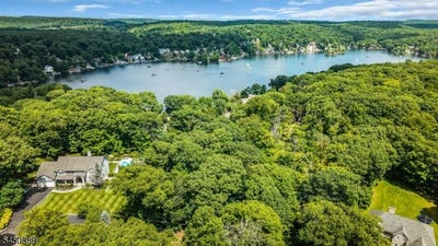 /international/us/5-toth-ln-hopatcong-boro-nj-110109646805/