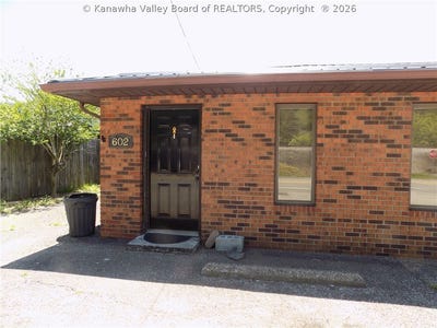 /international/us/602-e-dupont-avenue-belle-wv-110108379979/