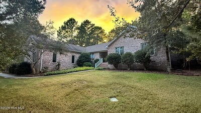 /international/us/186-james-drive-west-end-nc-110120089751/