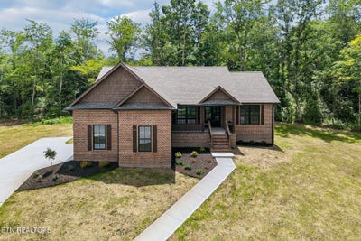 /international/us/2-riverchase-drive-crossville-tn-110101094395/