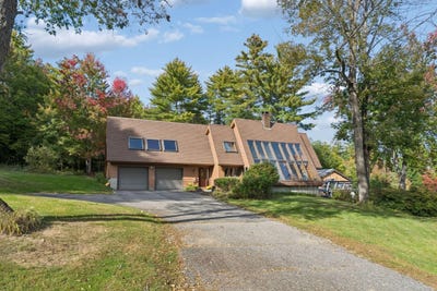 /international/us/252-chadbourne-road-waterford-me-110110355249/