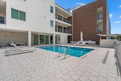 /international/us/332-cocoanut-avenue-sarasota-fl-110108255207/