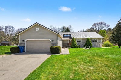 /international/us/3682-w-fuller-drive-muskegon-mi-110107713885/