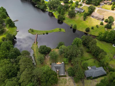 /international/us/1218-fredericksburg-drive-s-lugoff-sc-110108854072/