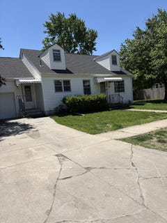 /international/us/2435-4th-avenue-council-bluffs-ia-110108033671/