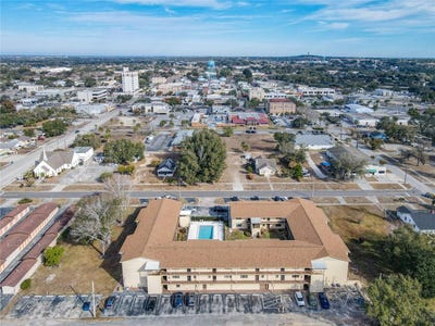 /international/us/130-e-johnson-avenue-lake-wales-fl-110105355950/