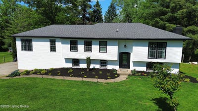 /international/us/325-central-ave-pewee-valley-ky-110107806427/