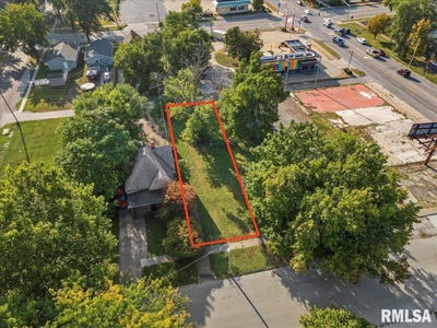 /international/us/1423-s-8th-street-springfield-il-110107653080/