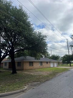 /international/us/101-oakland-drive-lacy-lakeview-tx-110099641173/