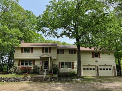 /international/us/209-mallego-road-barrington-nh-110104545510/
