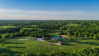 /international/us/450-e-375th-road-dunnegan-mo-110106843395/