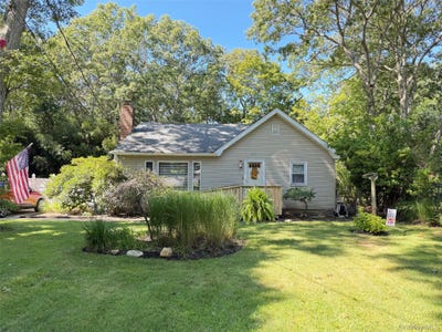 /international/us/304-dare-road-selden-ny-110110273574/