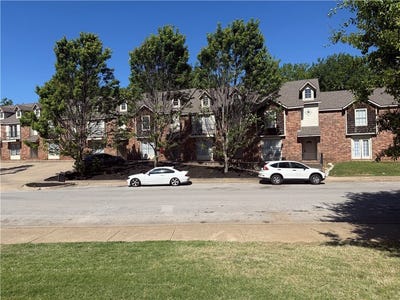 /international/us/1763-1791-1750-1754-1790-n-chestnut-avenue-fayetteville-ar-110108231692/