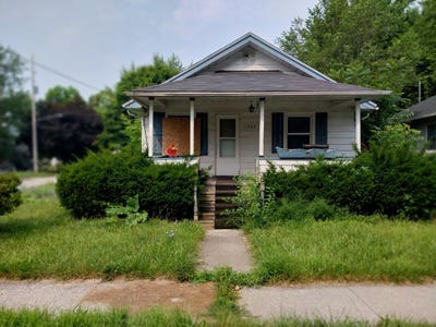 /international/us/1903-mershon-street-saginaw-mi-110107394218/