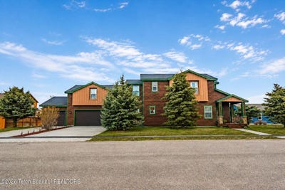 /international/us/1010-cobblestone-street-pinedale-wy-110108220593/