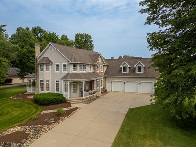 /international/us/1015-cambridge-court-ne-warren-oh-110107502605/