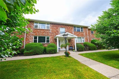 /international/us/59-old-lyme-drive-amherst-ny-110100332231/